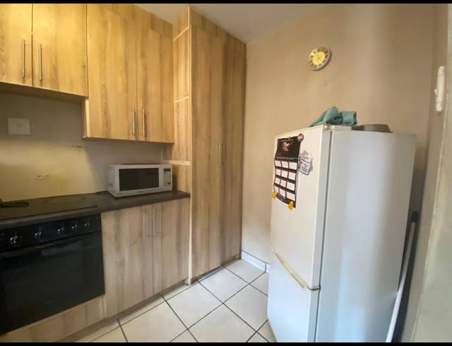 2 BEDROOM APARTMENT FOR SALE IN VANDERBIJLPARK CW 3